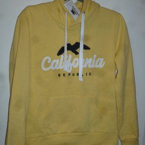 Cute w/ Embroidered logo California Republic Fleece  easy to layer hoodie SZ M
